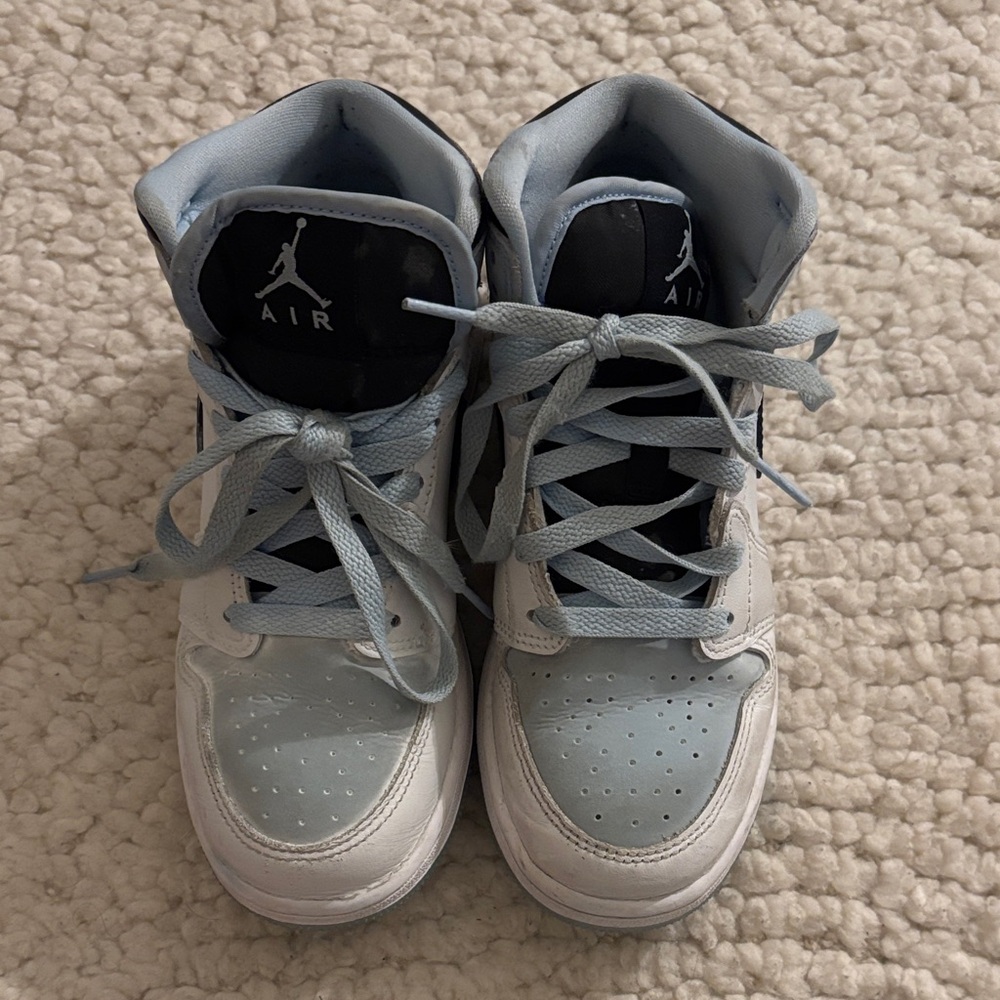 GUC - NIKE JORDANS SIZE 3.5Y